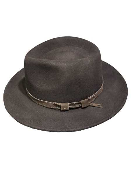 sombrero de lana marrón