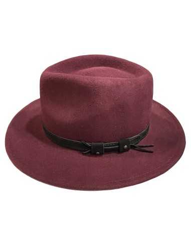 sombrero color burdeos