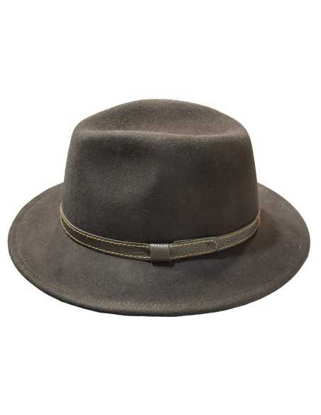 sombrero marrón impermeable